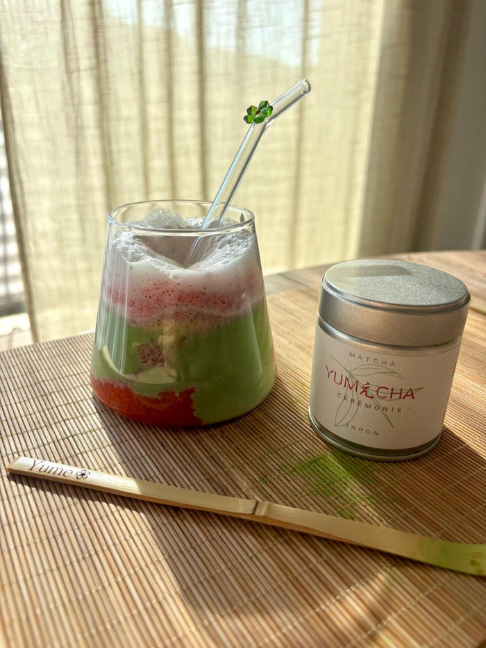 Comment faire un matcha latte à la maison, avec ou sans fouet